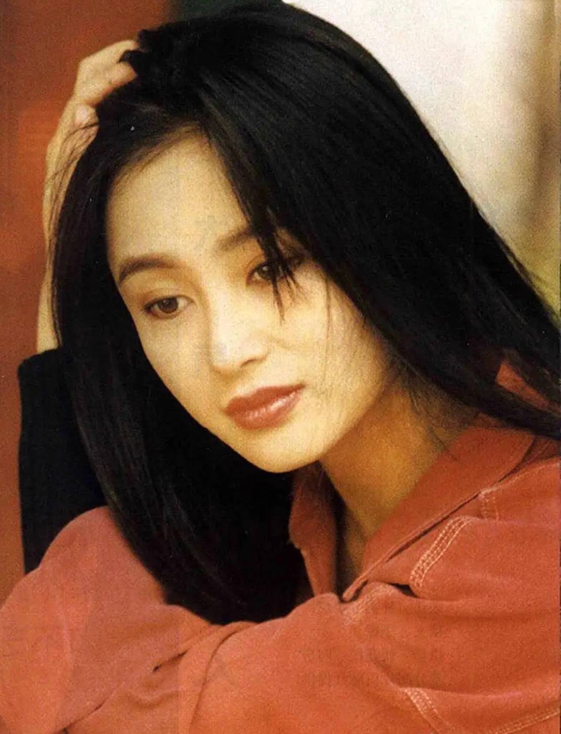 大陆第一美女陈红年轻时多美?长相天然穿衣时髦惊艳了时光