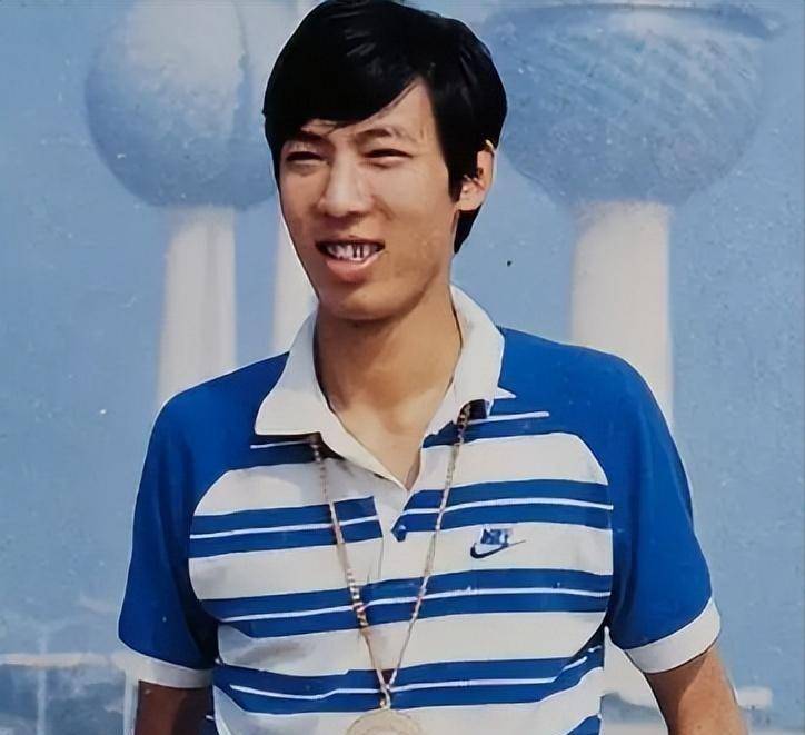 跳高王子朱建华现状!62岁显老,妻儿定居美国,他靠什么生活