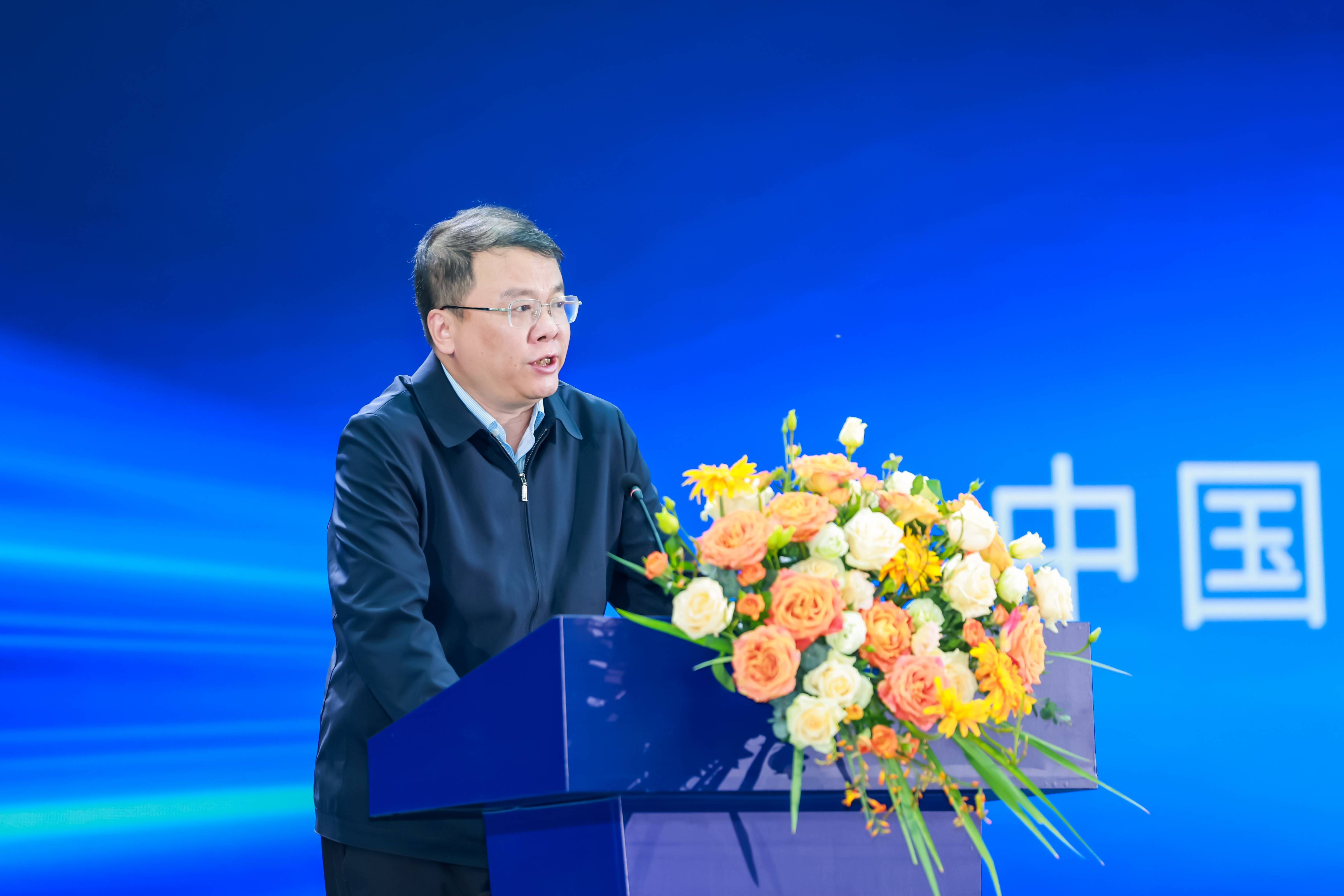 菱智新能源新打造首个10万级可油可电可气多能源矩阵