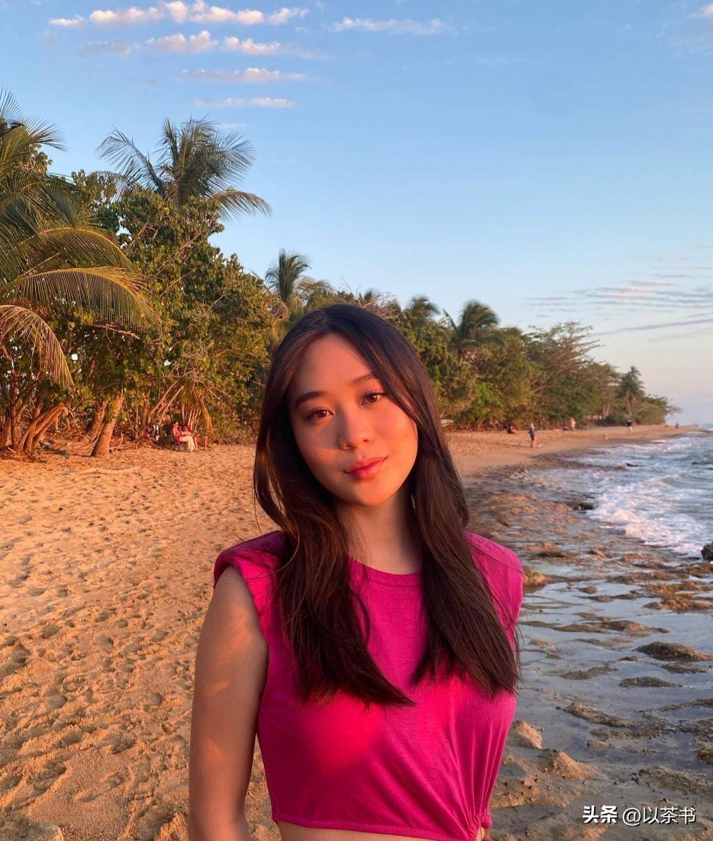 李连杰首次晒二女儿李苔蜜,曾赴美深造,现为北京眼科医生