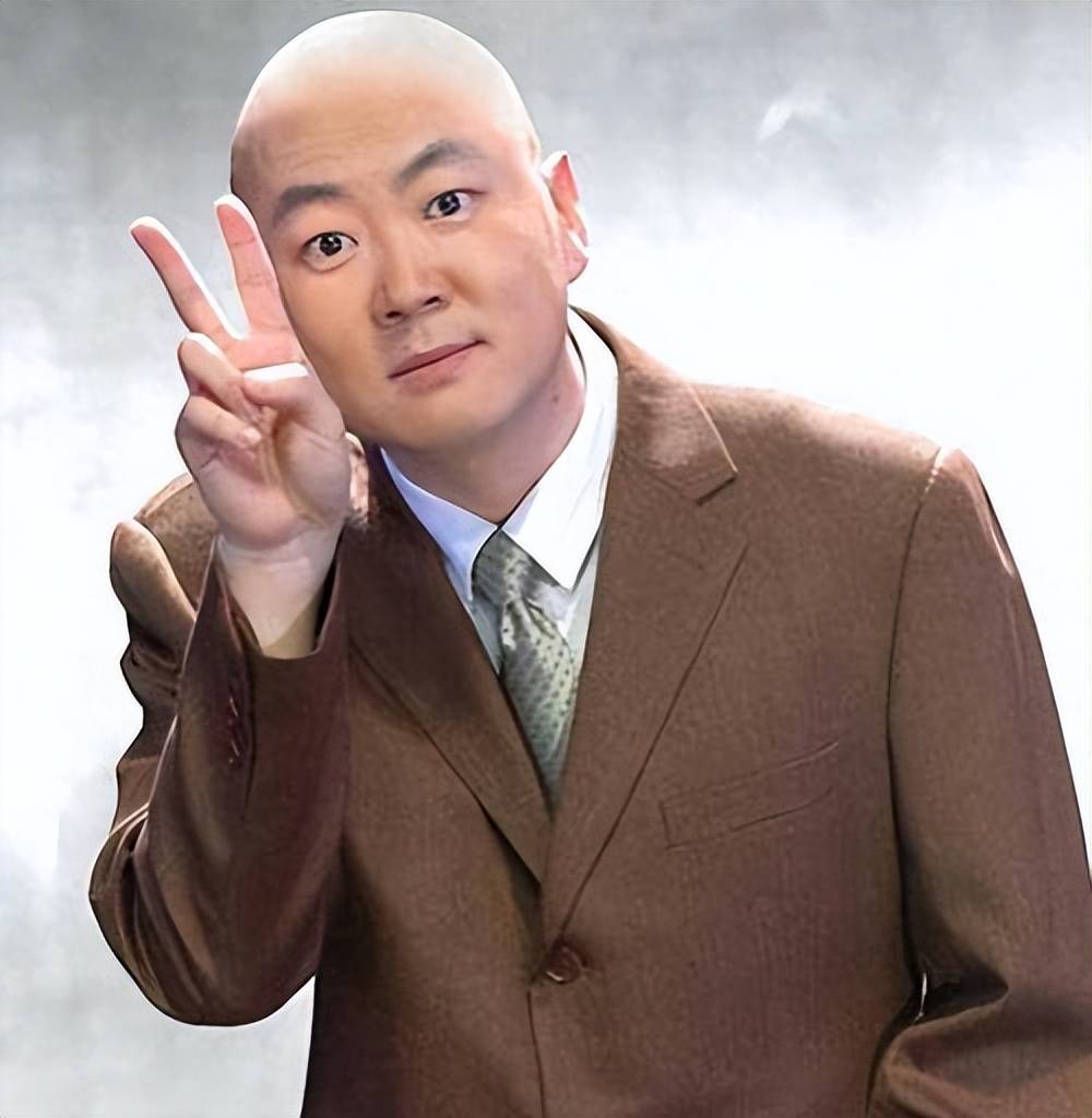 58岁郭冬临现状:转型成为情感博主,身材消瘦,无儿无女生活低调