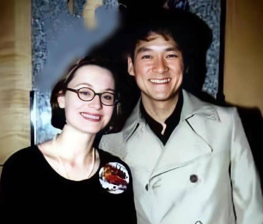 周华健与妻子常被笑像母子,38年宠爱依旧如初