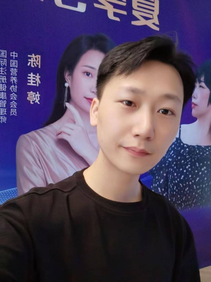 专业时尚达人张佳伟