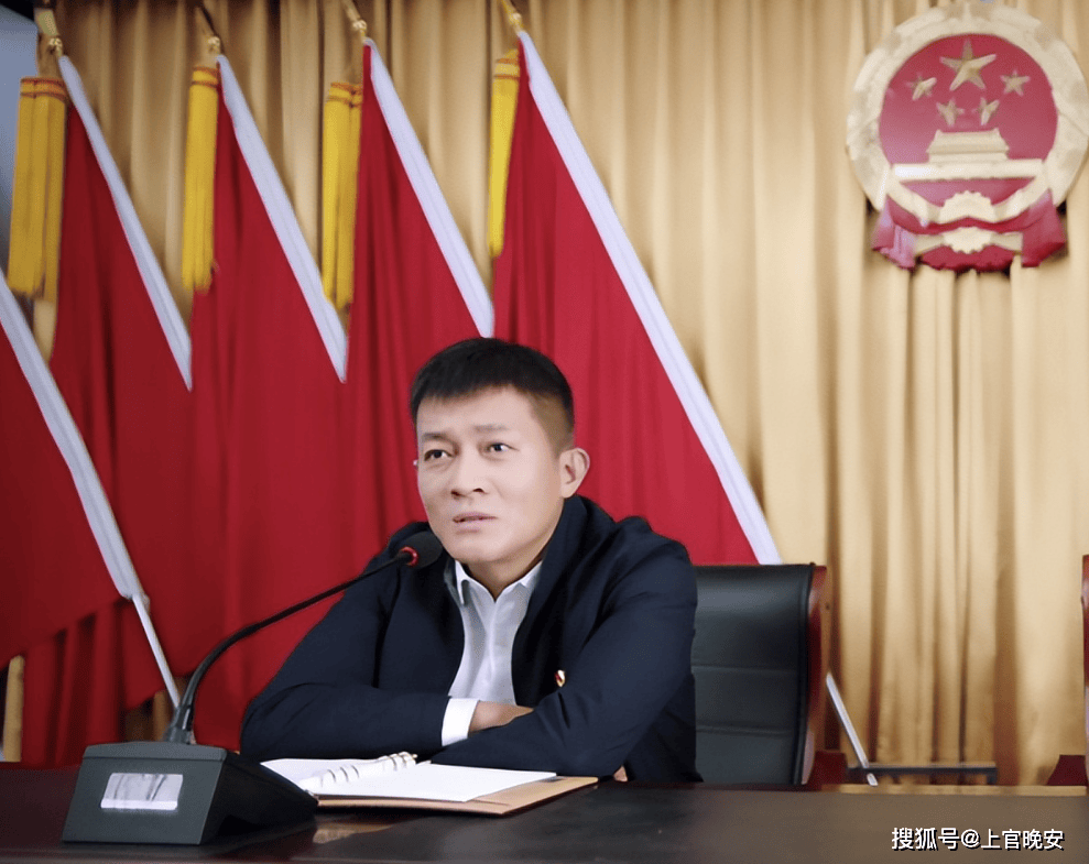 看了杨志刚年轻时的旧照,才懂为何称他"内娱陈冠希",确实俊俏