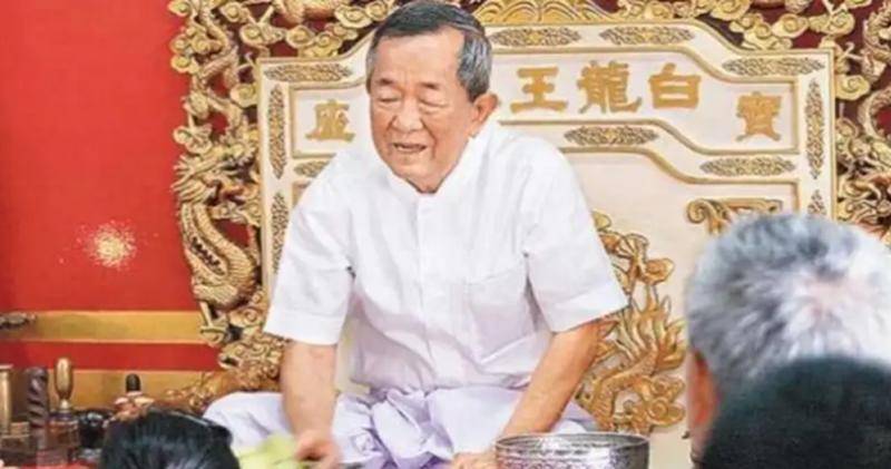 港圈"神明"白龙王:点化多位明星命运,独独拒见张国荣,刘嘉玲