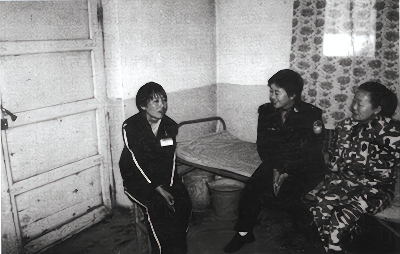 1998年白宝山被判死刑后,情人谢宗芬获刑12年,48岁出狱再赴新疆