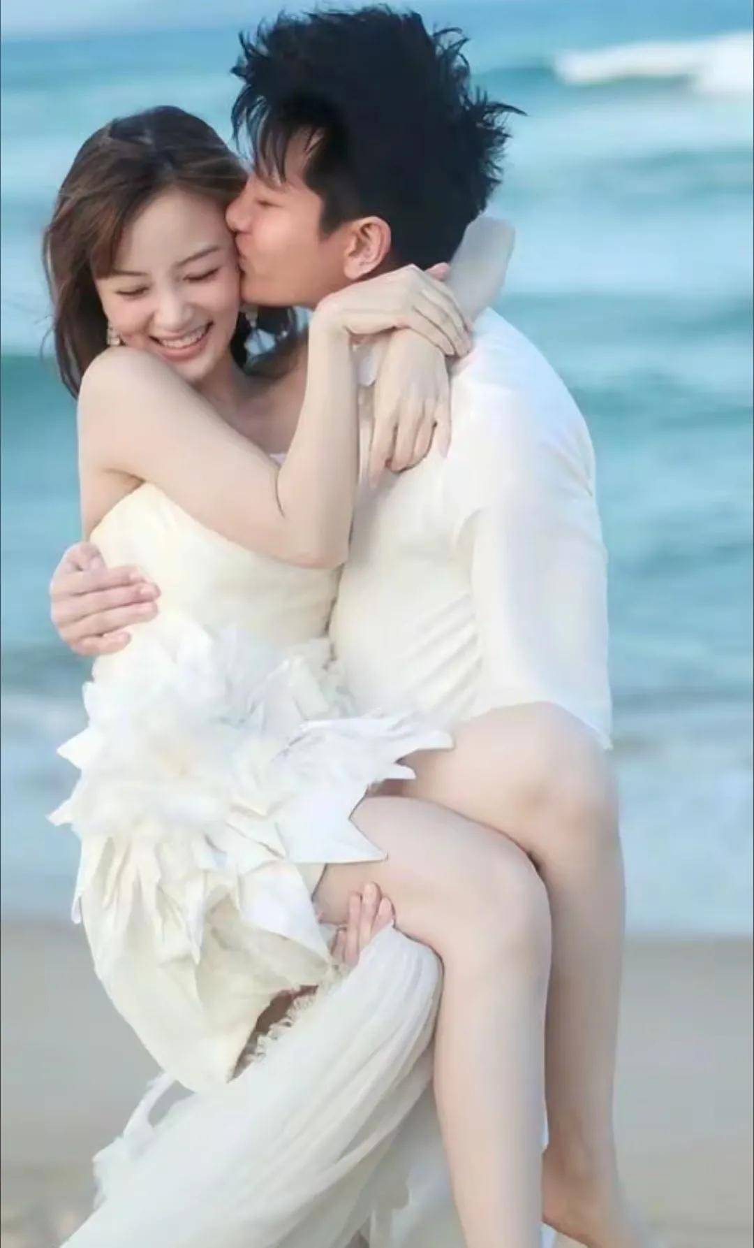 贾乃亮与李小璐共育子,保持适当距离有意为之