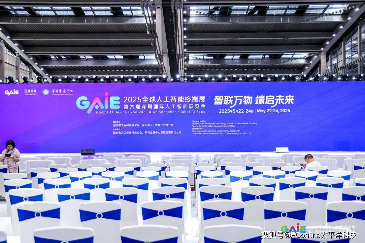 AI硬件迎来大爆发，下一个“iPhone时刻”在哪？