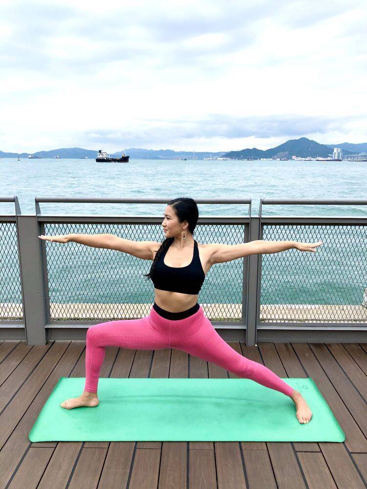 郑佩佩女儿近况曝光,母女相似度高,混血儿子超萌在美当老师