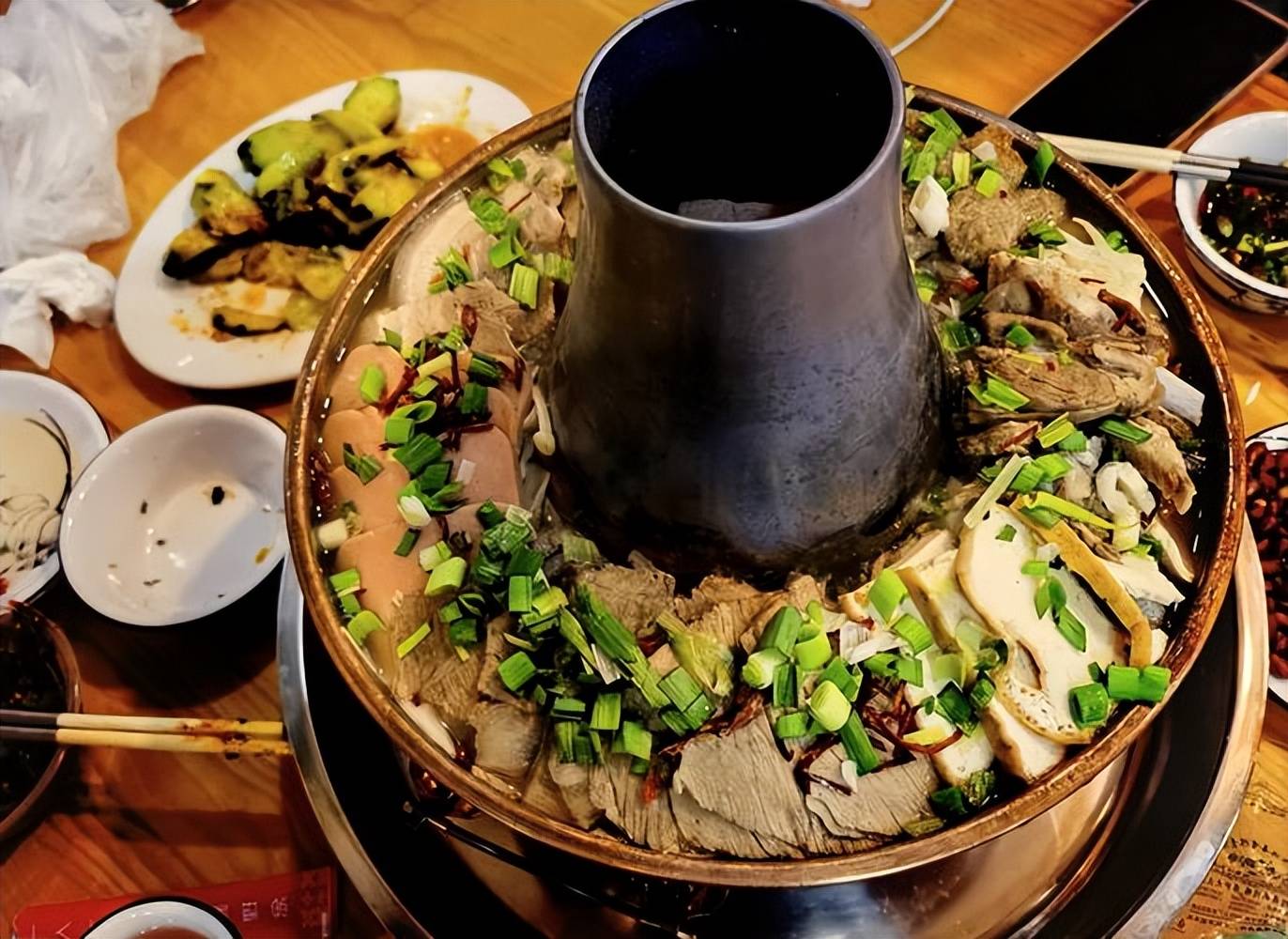 西宁十大必吃美食,从手抓羊肉到甜醅解锁舌尖西宁