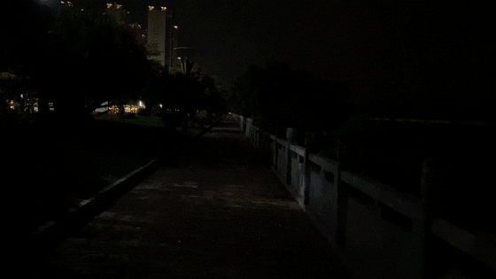 碾压级亮度，5800流明+610米远射程，这款战术手电让黑夜无所遁形