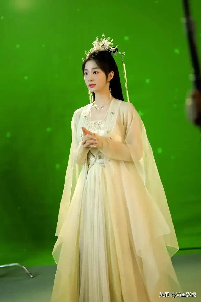 不酸！17°爆甜，爽脆飚汁！ 慕雪维纳斯苹果有谁还没吃过_凤凰网, image size:768x1152