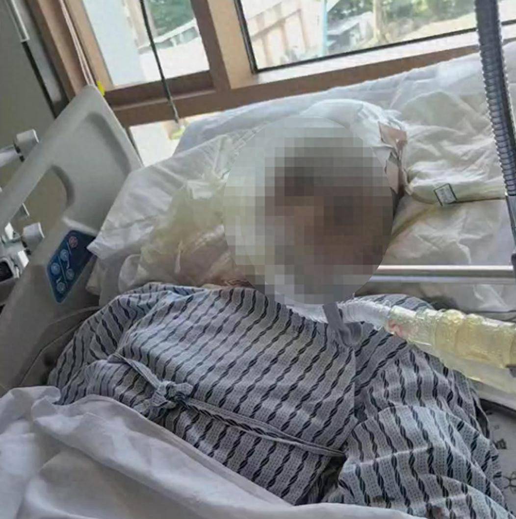 老人骑车好心捎人遇车祸,老人和对方均严重受伤,对方索赔14万
