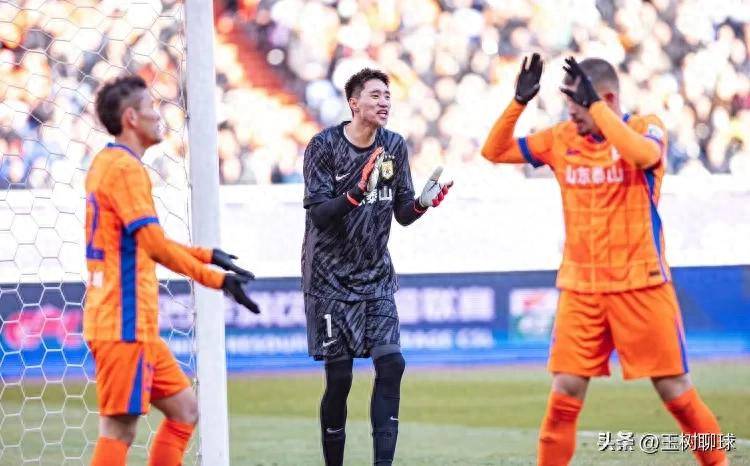 山东泰山夏季转会策略：崔康熙稳坐帅位，外援调整成焦点