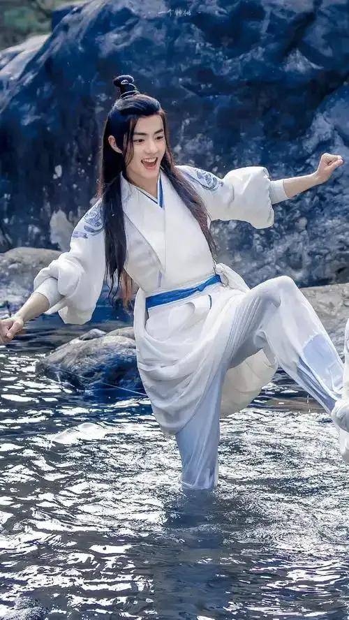 从《陈情令》到《藏海传》，肖战灵气“蒸发”之谜_演技_魏无羡_角色