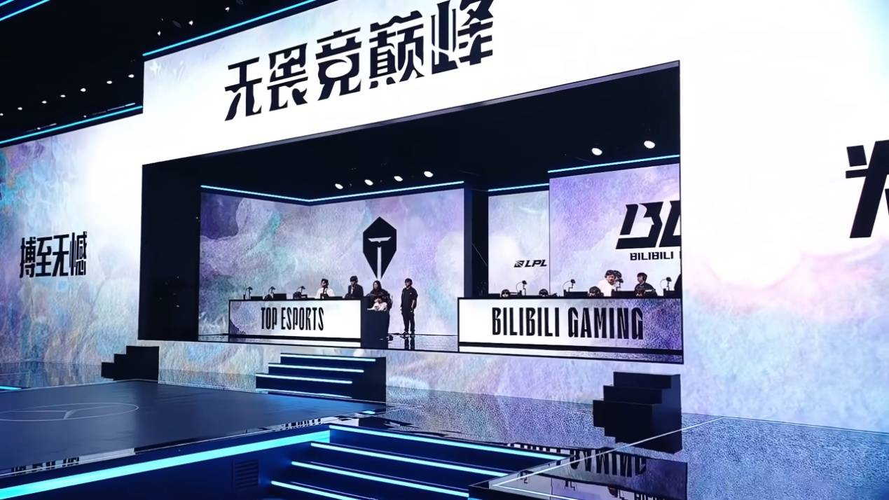 LPL顶级阳谋火了！JKL一箭杀死队友，小奶油封鬼之战，被钉耻辱柱 