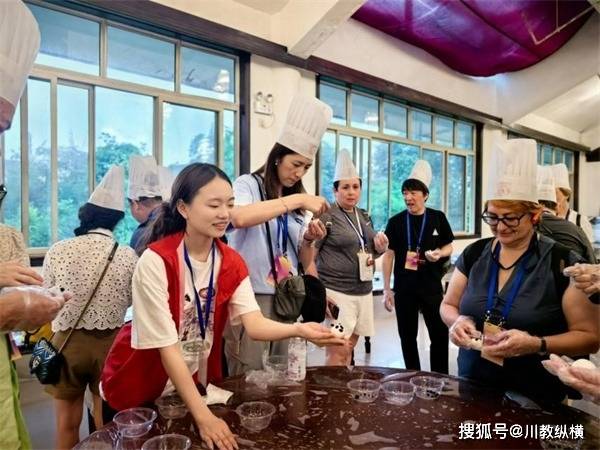“专业素养+行业洞察” 成都银杏酒店管理学院学子赋能2025全球跨境旅游大会_“专业素养+行业洞察” 成都银杏酒店管理学院学子赋能2025全球跨境旅游大会_
