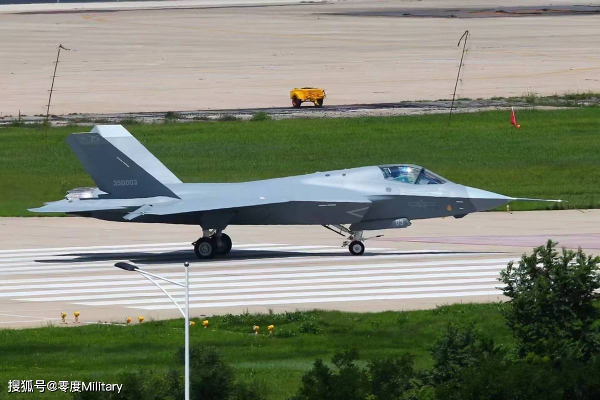 海外谈中国：歼-35两种型号同步列装 隐身战斗机研发取得重大突破 - 网际谈兵