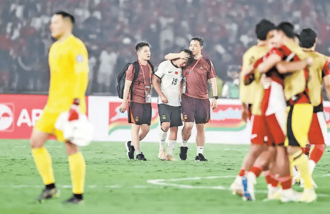 国足仍有希望进世界杯！虽然0比1输印尼，但完全没影响