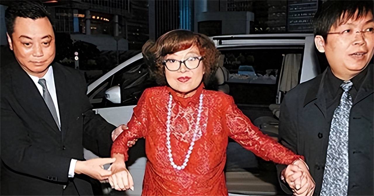 沈殿霞去世真相大揭秘:手脚器官腐烂,家人拔喉管解脱苦痛