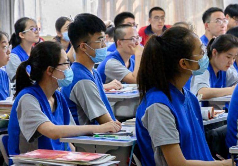 发行2025年大学入学考试论文！该国的候选人在一