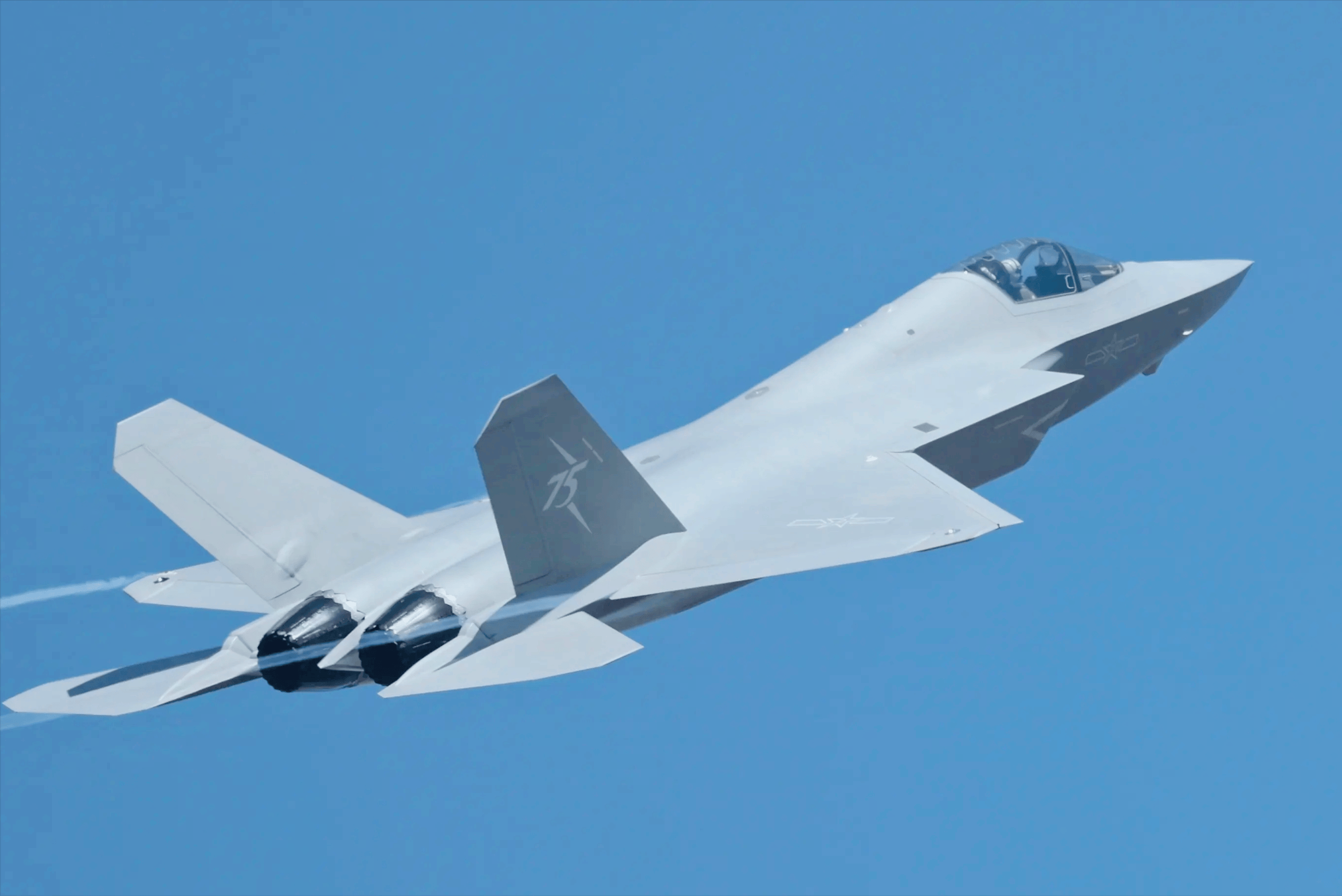 对标歼35,印度国产五代机刚加速,印军上将:装模作样自欺欺人