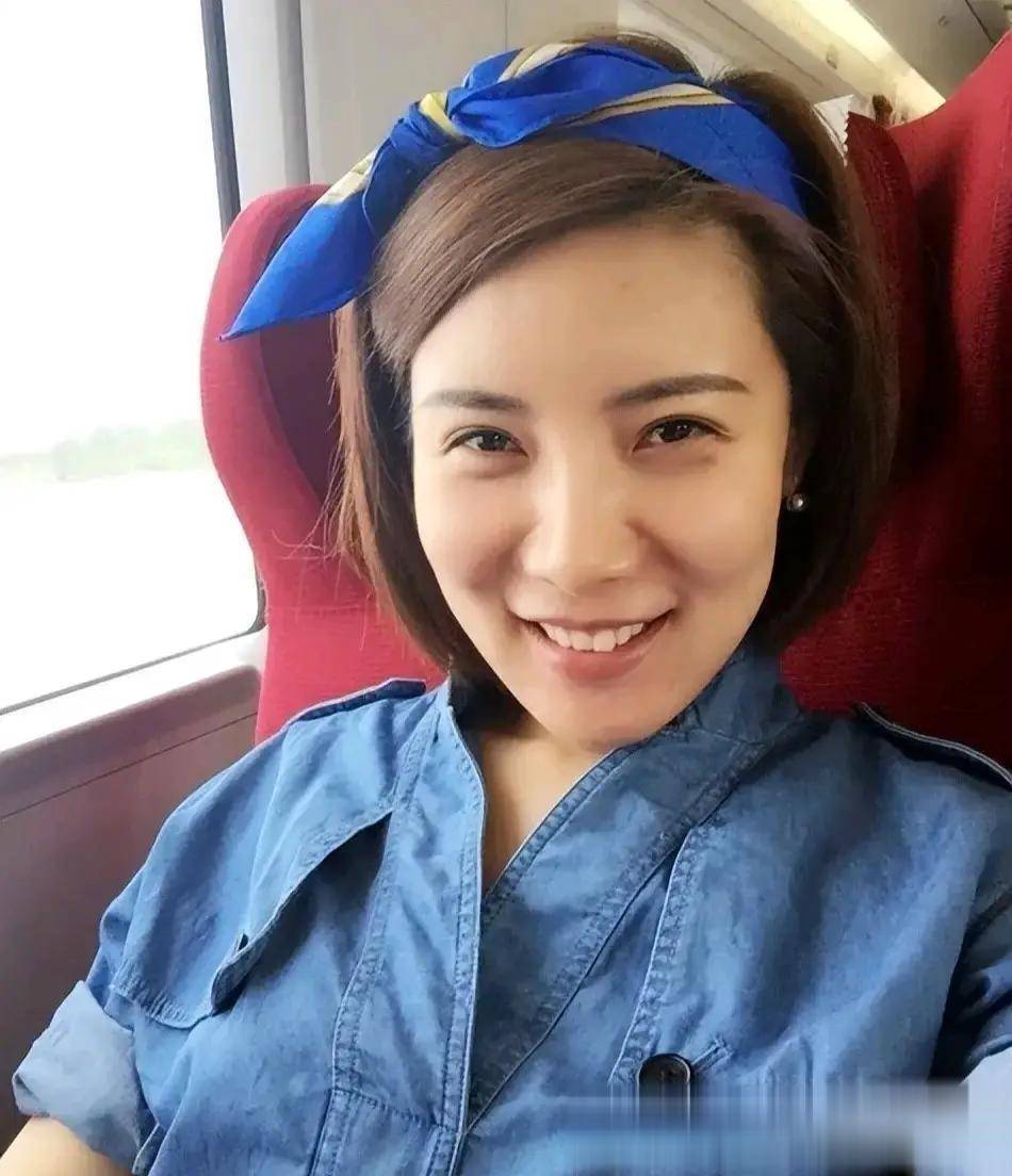 奥运冠军杜丽近况:大变样疑整容,颜值逆天变女神,41岁风韵犹存