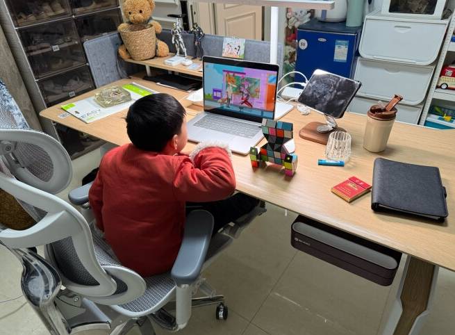 人体工学椅哪个牌子性价比高?2025年热门人体工学椅十大品牌推荐