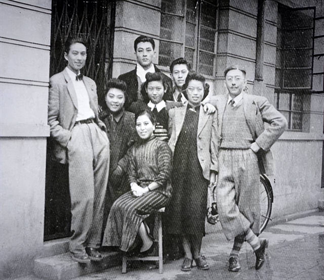 他是一代著名影星,1969年被人活活打死,死后还被焚尸灭迹