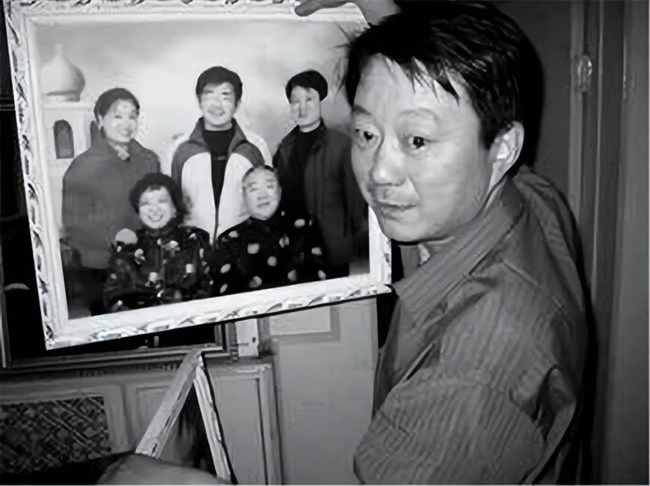 任长霞牺牲后,律师丈夫继承遗志,4年后累倒与妻合葬,年仅45岁