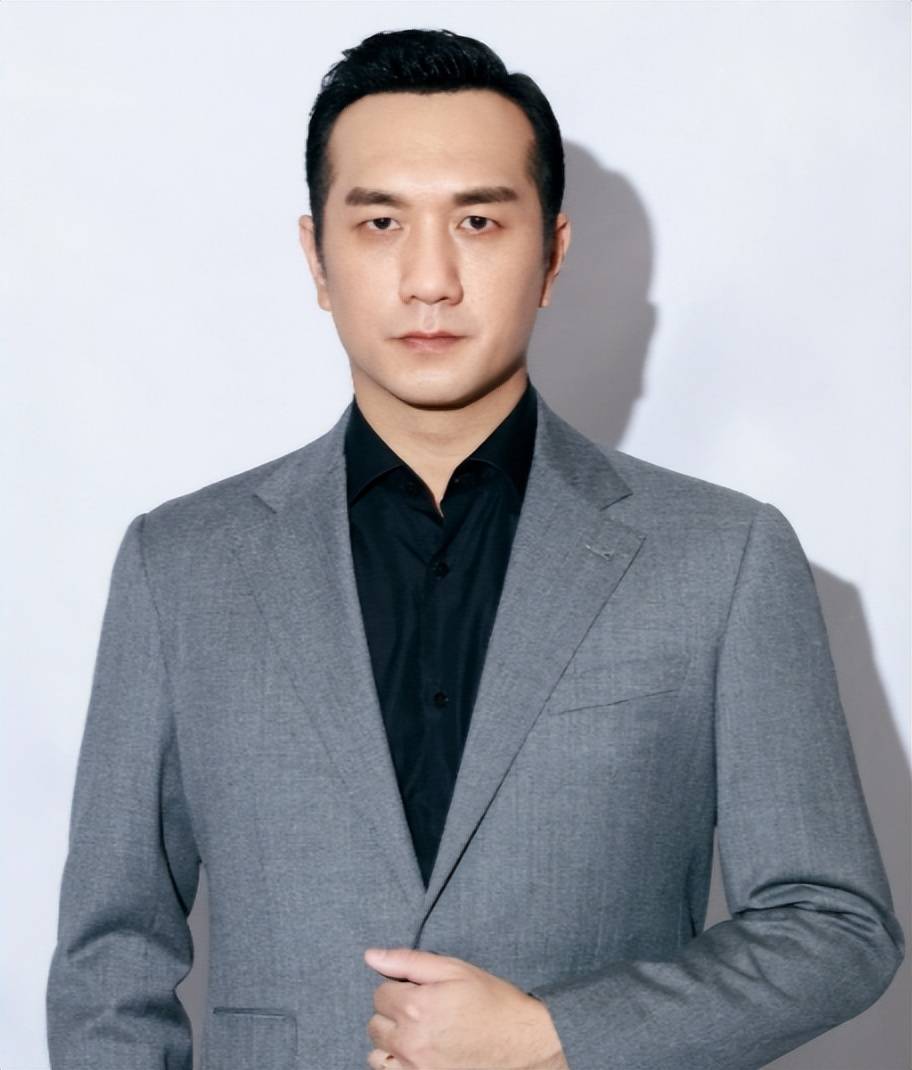 胡歌带不动,王阳也带不动,50岁的黄觉终于依靠《藏海传》火了