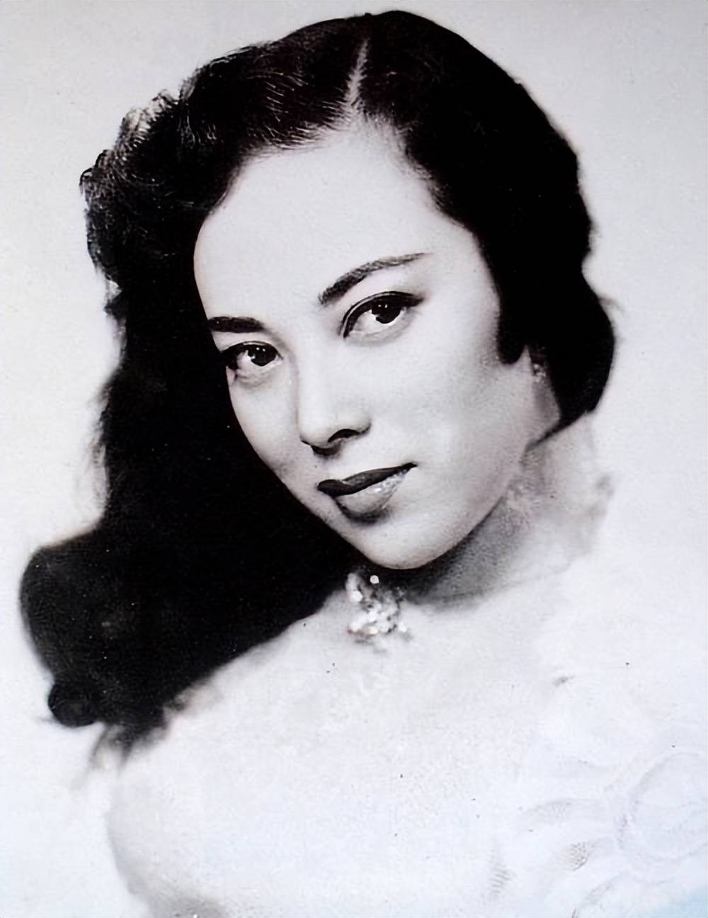女汉奸一首成名歌,被传唱至今,被判死刑时亮出证据,94岁得善终