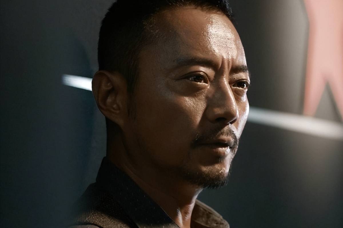 张涵予:44岁成名,斩获"五料影帝",比吴京更硬的真汉子