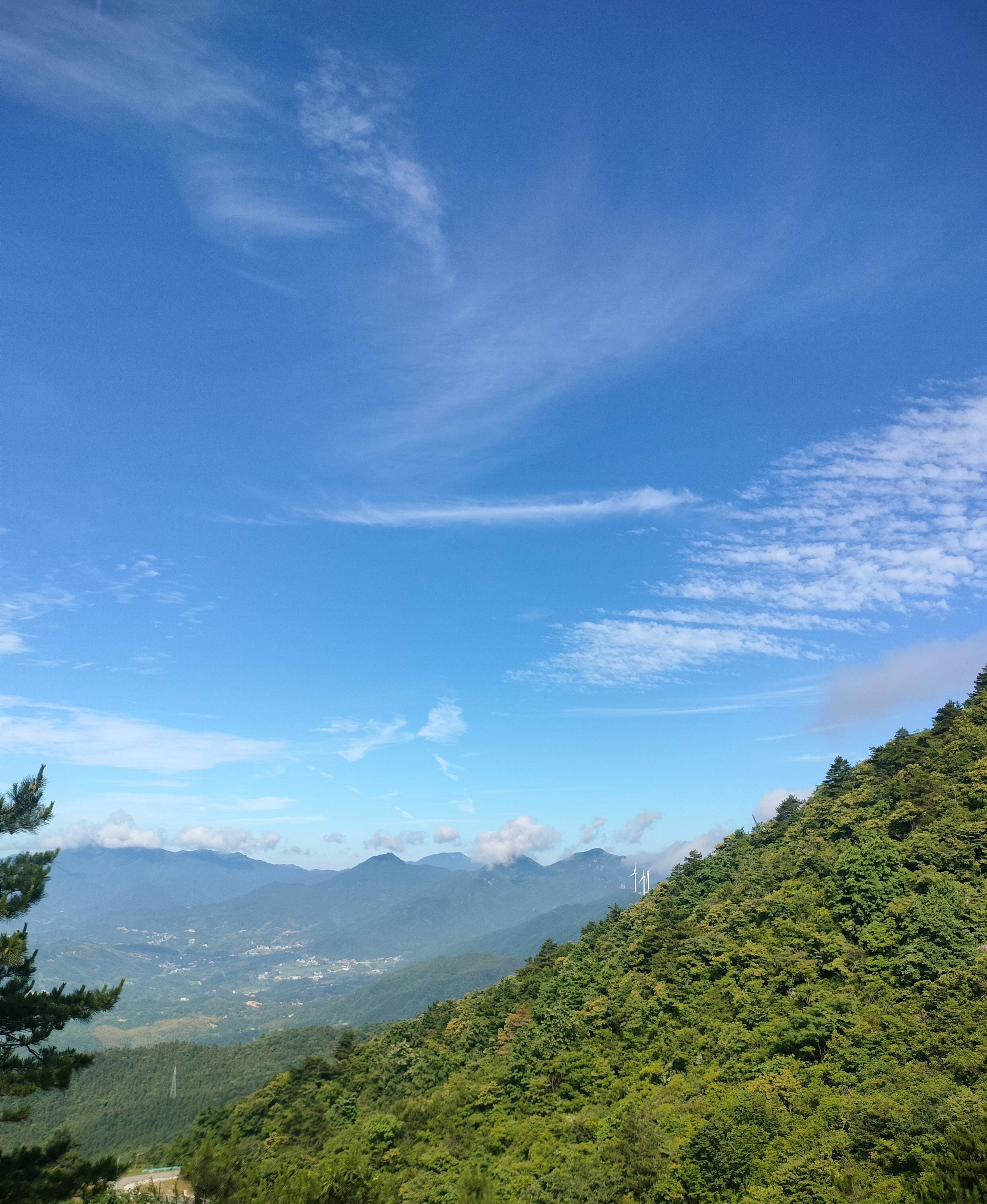 牛草山：风车与云海的浪漫约会_牛草山：风车与云海的浪漫约会_