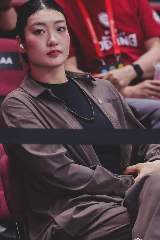 李梦告别亚洲杯，宫鲁鸣表态：恢复后仍有国家队位置