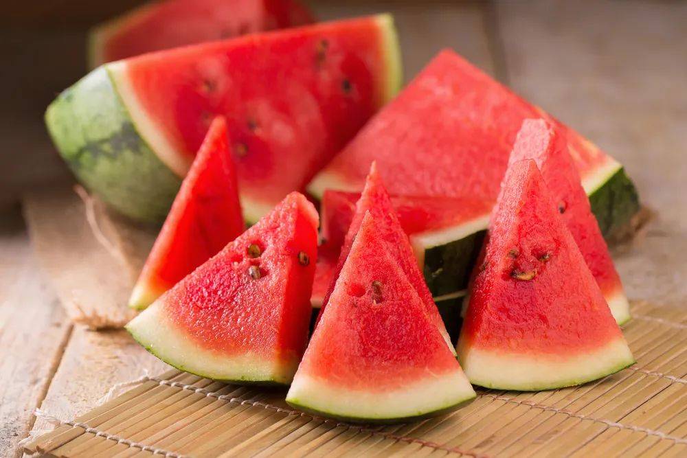 夏日西瓜的魅力：不止解渴，更是蕴含丰富营
