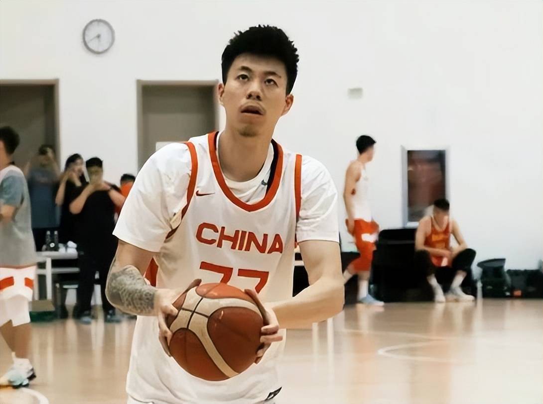 张镇麟国家队集训旧伤复发离队，伤病阴影下的征召引热议