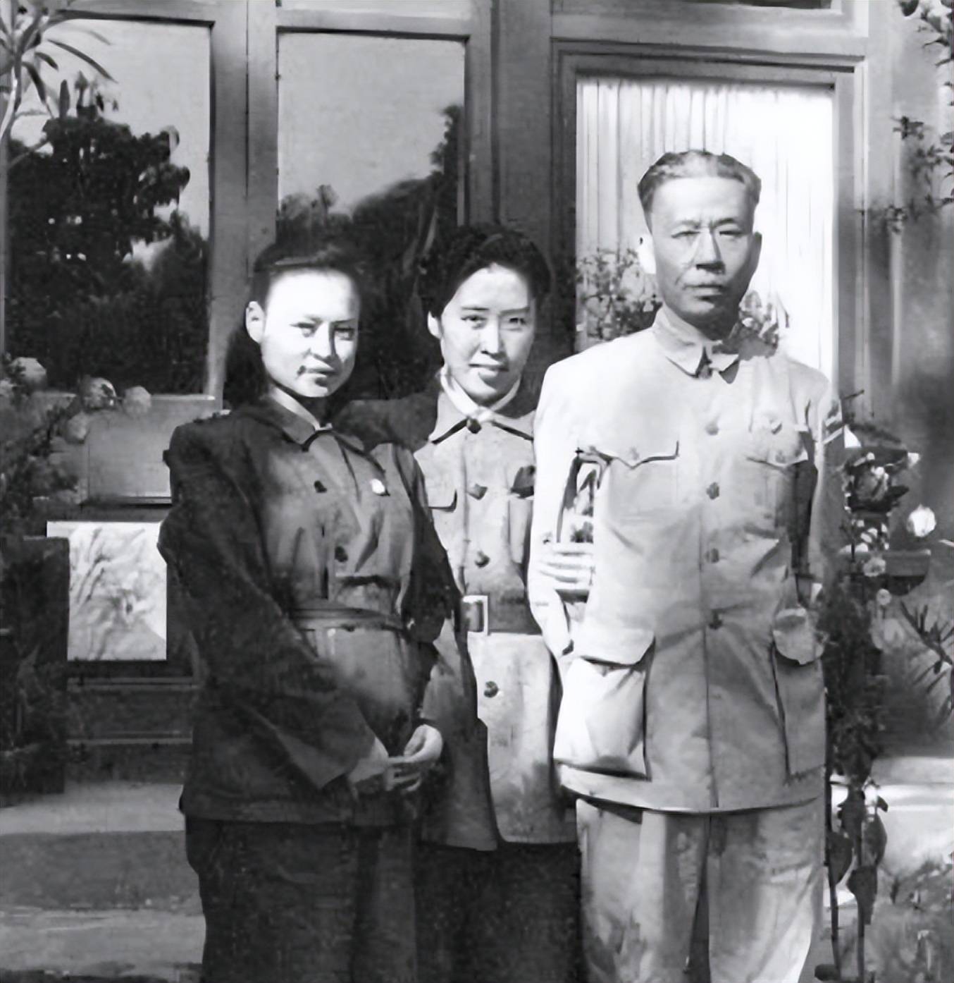 _80年，刘少奇外孙被未来岳母拒之门外，情急之下他大喊一声：妈！_80年，刘少奇外孙被未来岳母拒之门外，情急之下他大喊一声：妈！