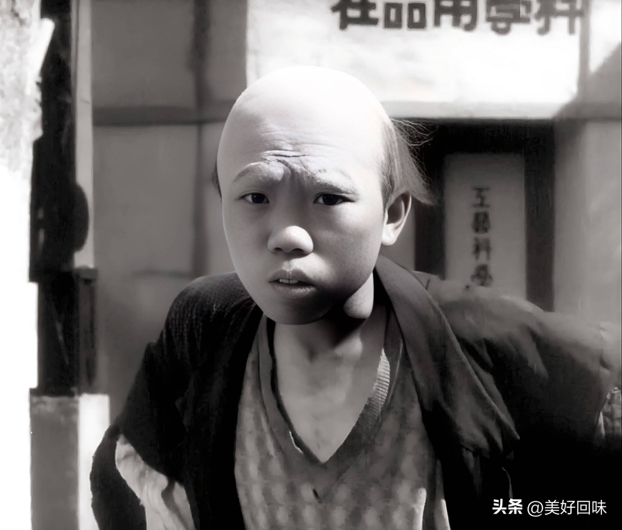 孟君谋的儿子孟树范曾在电影《三毛流浪记》中演了癞痢头一角,后来