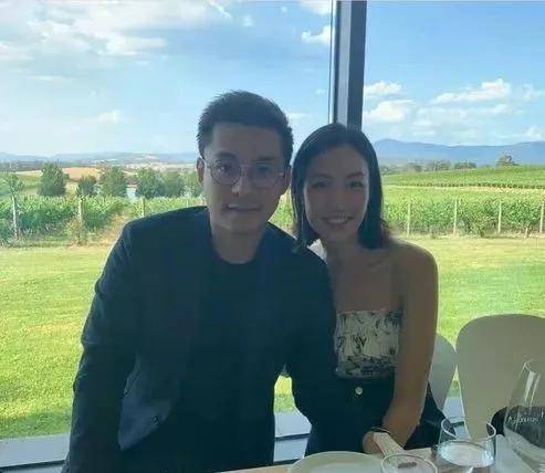 _白富美为什么好低调_霍启中讽刺郭晶晶