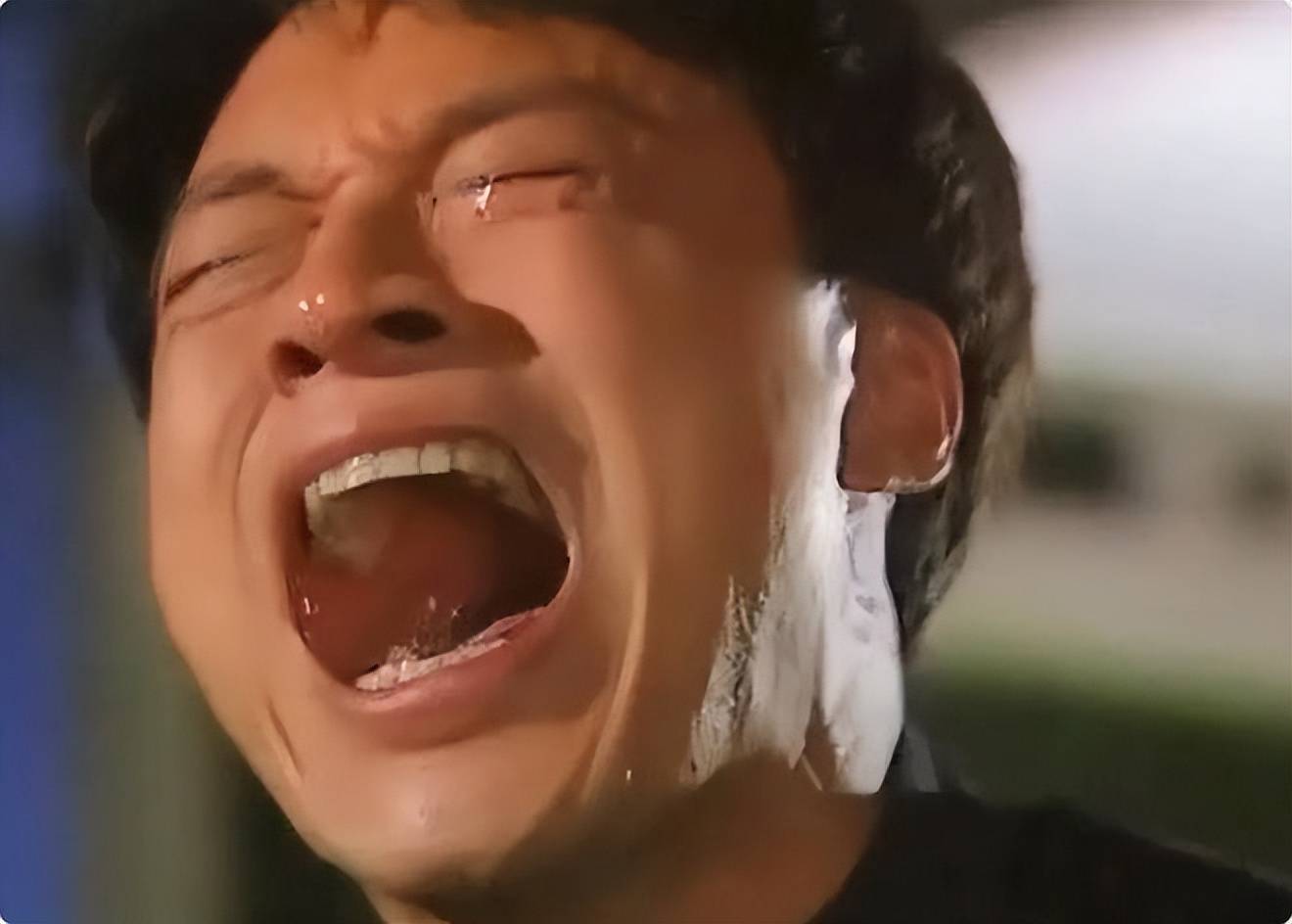 岁月不饶人!马景涛直播间晕倒,63岁高龄"拼命"的背后令人心酸