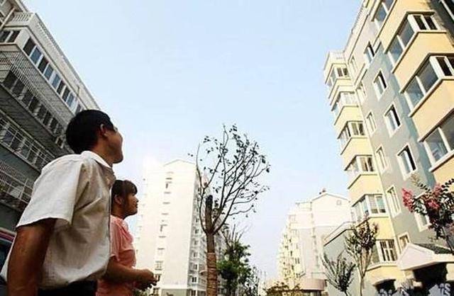 内行人建议：不管1栋楼有几层，买房时，请牢记“2选4不选”原则