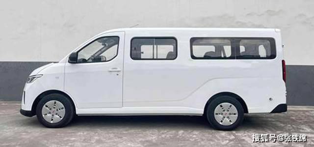 五菱扬光新车型申报，车长5010mm，侧滑门，6/9座布局，续航400km