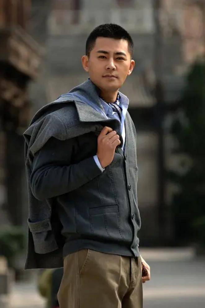宗峰岩:曾是银行会计,演百余部戏未成名,作品你肯定看过