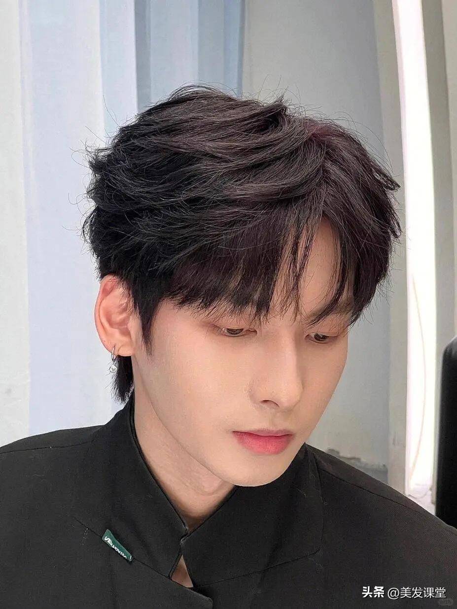 男生烫发必看,六款潮流卷发推荐,帅气升级轻松拥有!