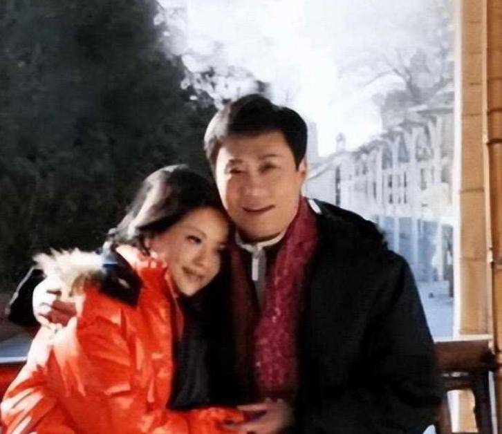 耿为华现状:离婚十年再婚,娶农村娇妻,55岁喜当爹!