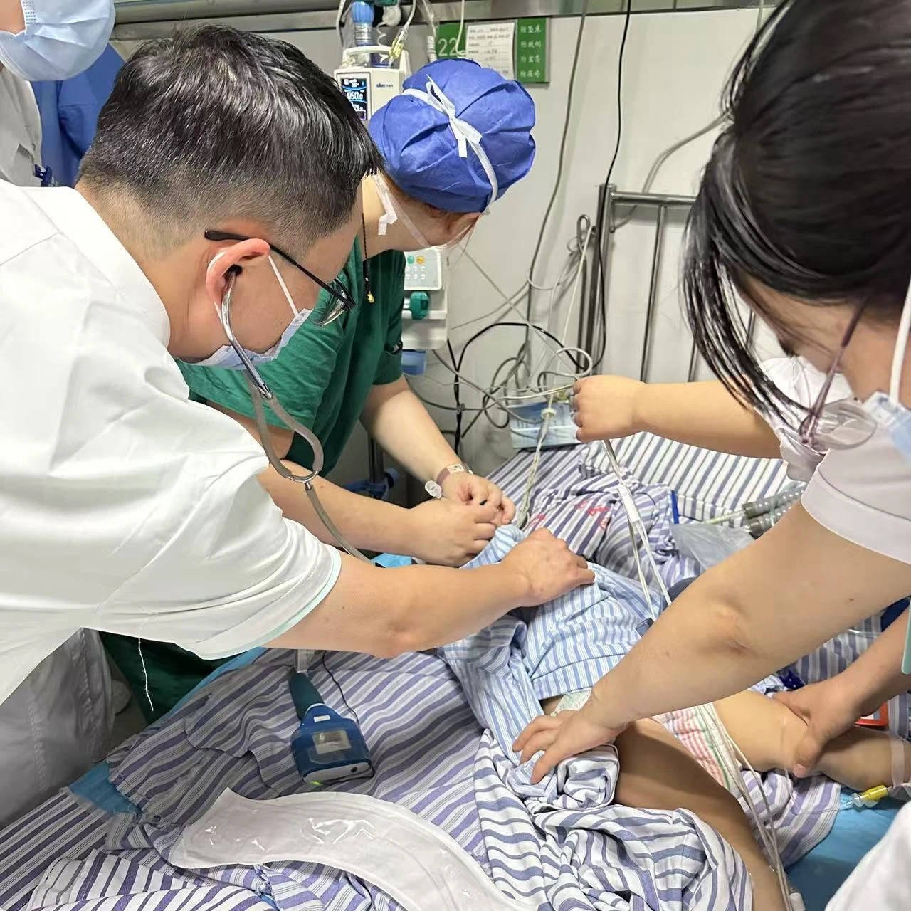 婴儿溺水生命垂危湘潭市第一医院儿科团队集结"生命接力",成功抢救