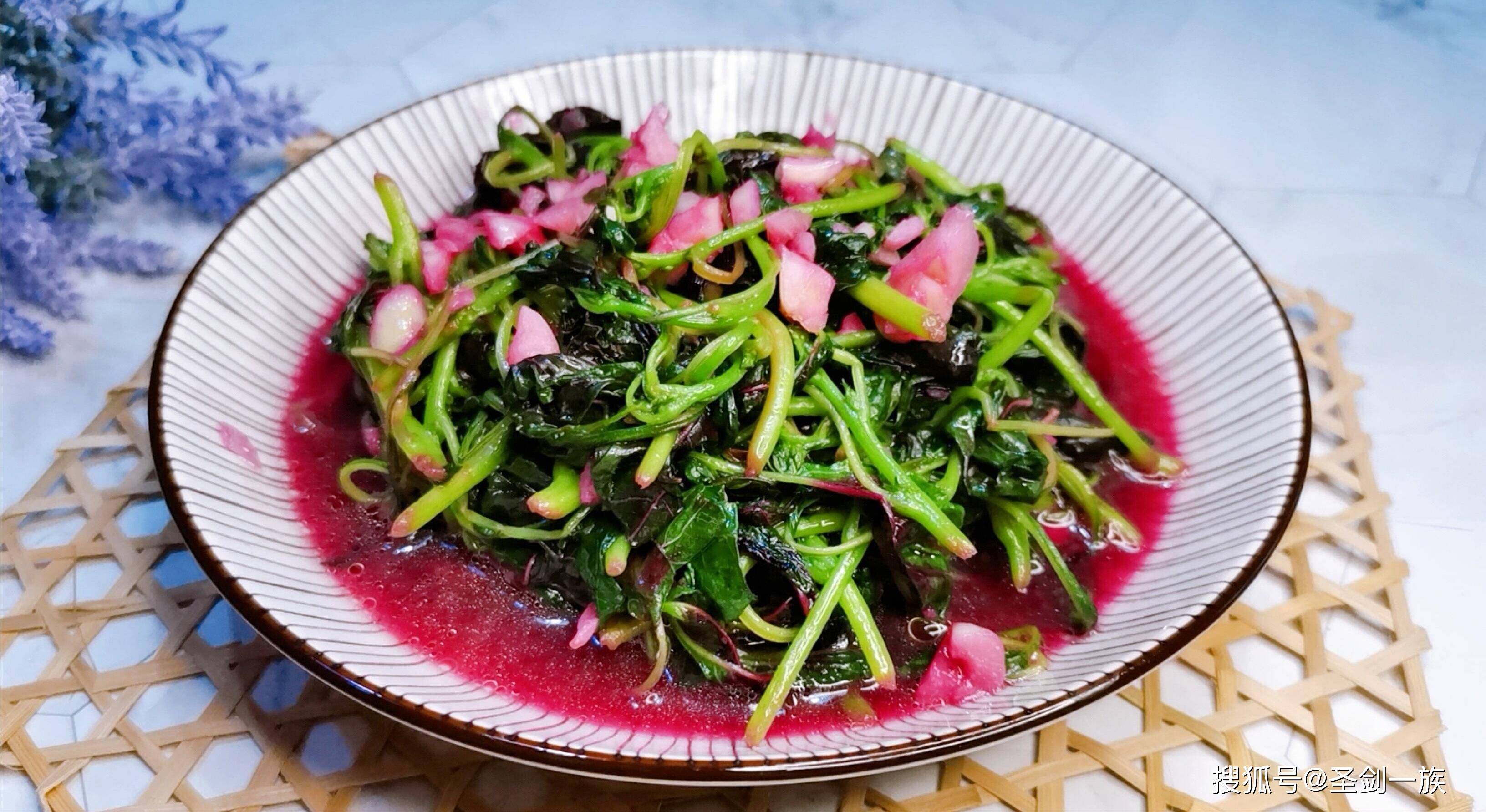 三伏天前后要，养骨！少吃白菜萝卜，多吃这8样，腿脚有劲精气