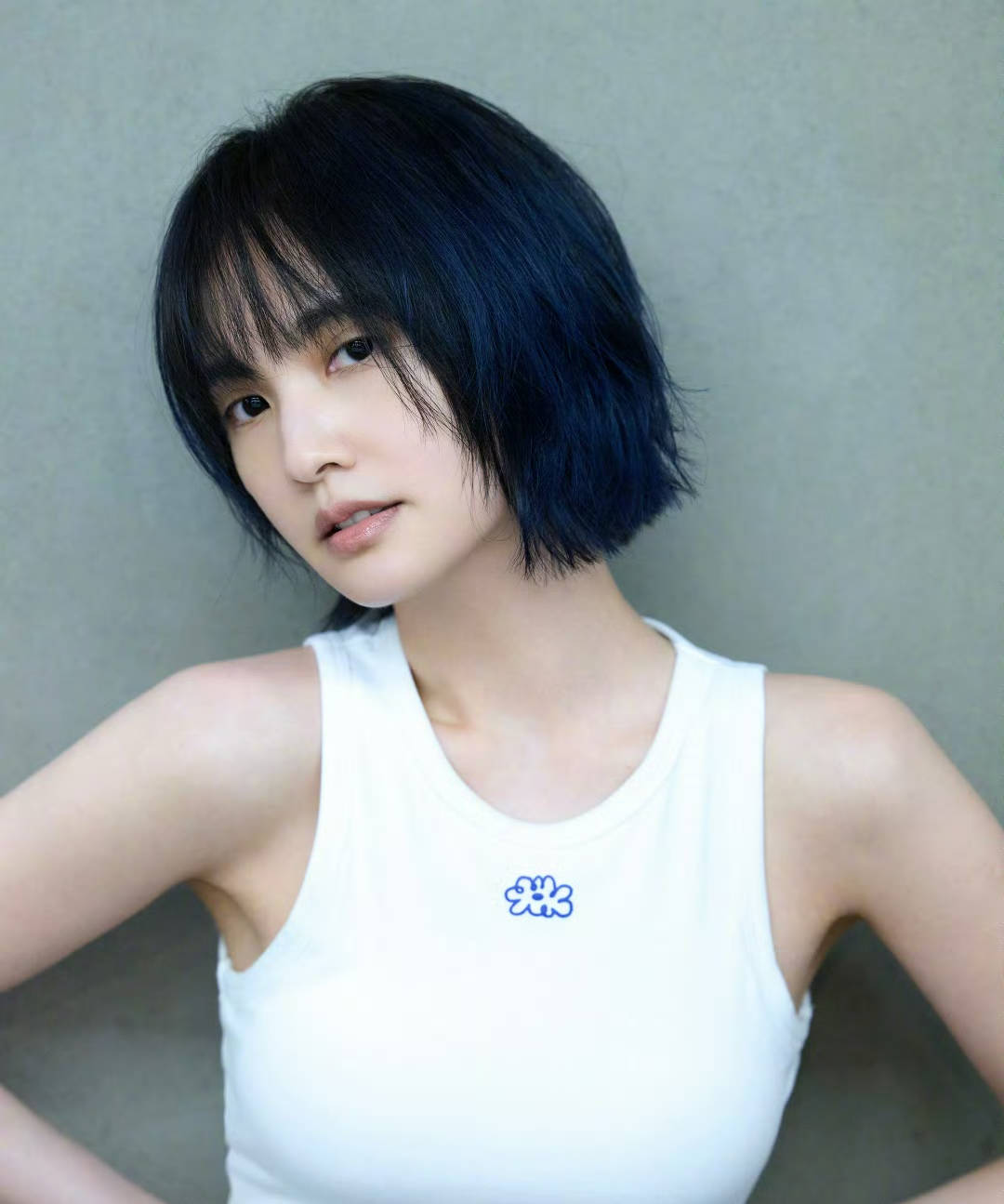 杨丞琳晒近照引热议,相貌逐渐"李荣浩化",结婚久了越有夫妻相