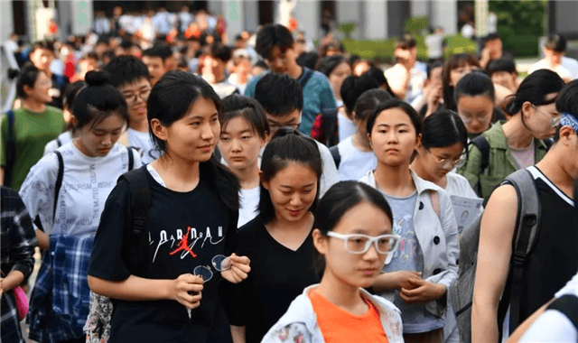 全国野鸡大学名单_识别野鸡大学_2025高考志愿填报